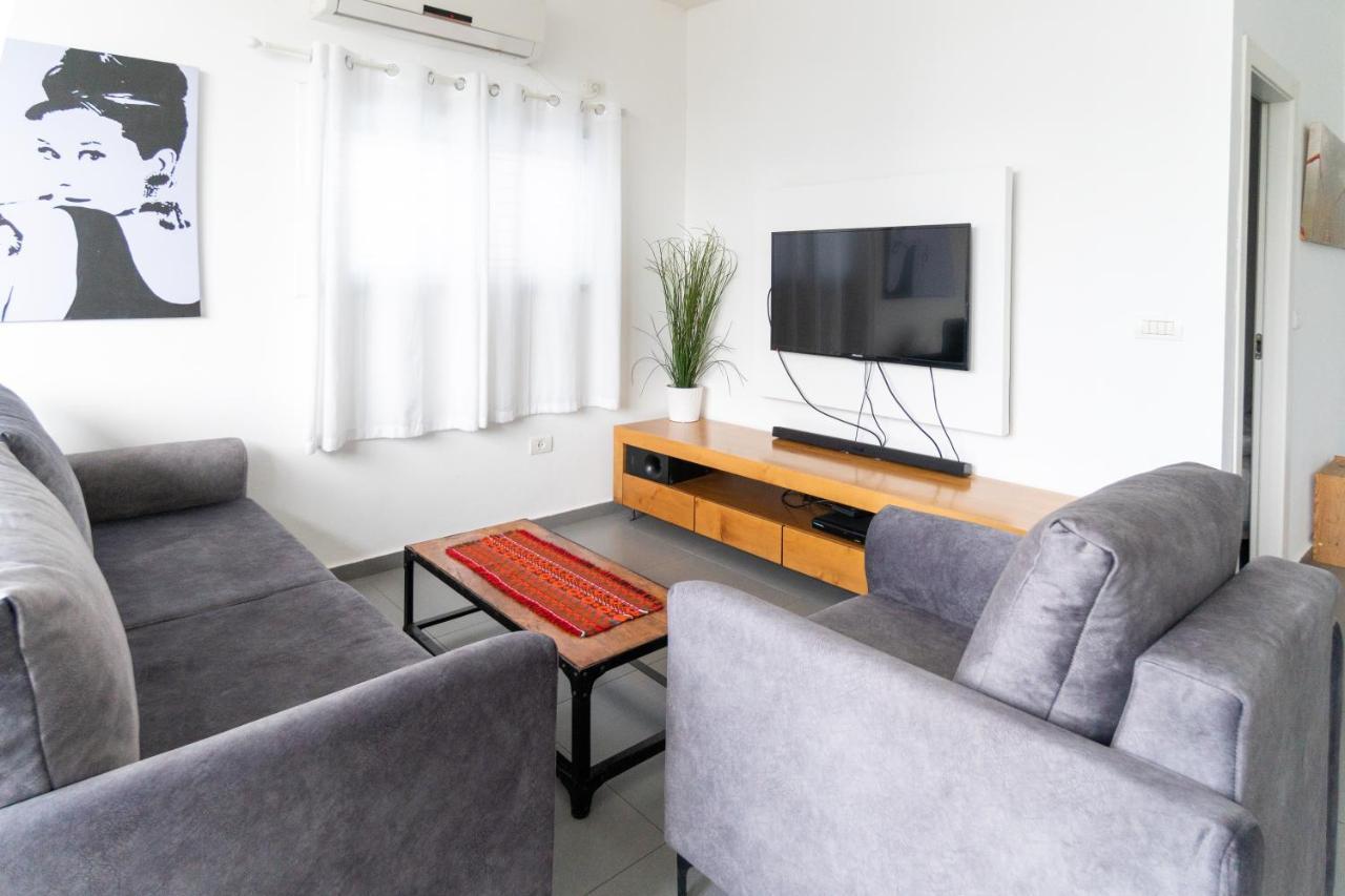 Ziv Apartments - Hayarkon 196 Тел Авив Екстериор снимка